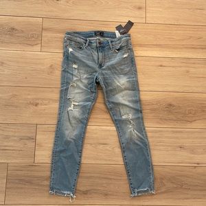NWT - Abercrombie & Fitch Harper Ankle Jeans, Size 27/ 4R